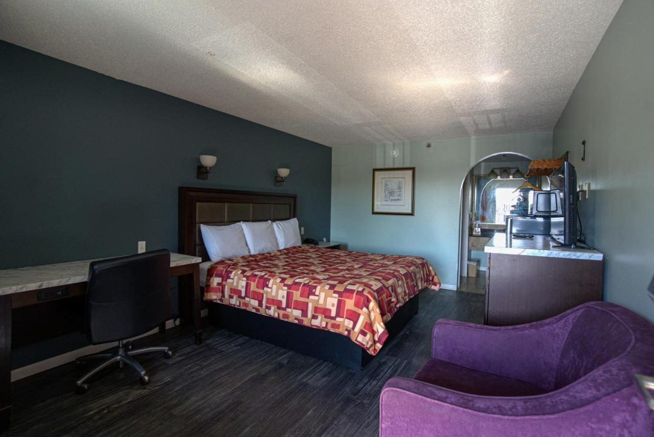Excel Inn & Suites — photo 2