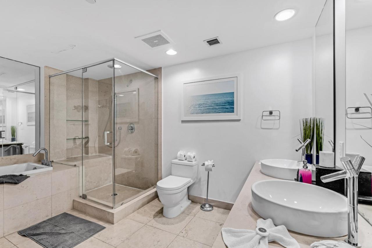 Luxurious Condo at ICON with Views - 3