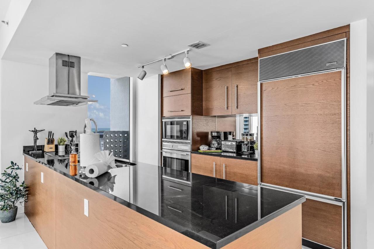 Luxurious Condo at ICON with Views - 5