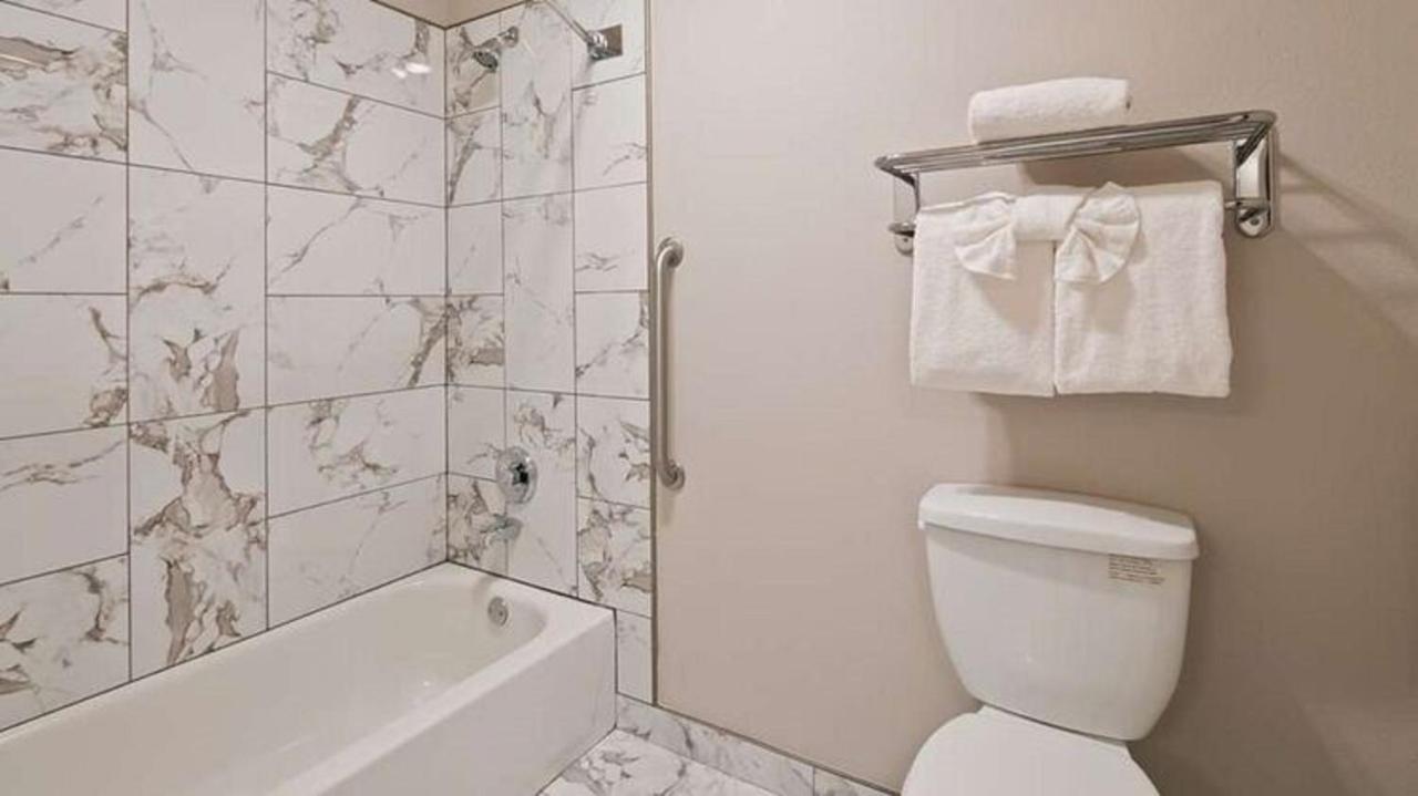 Lighthouse Suites Inn — photo 21