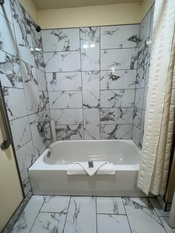 Lighthouse Suites Inn — photo 24
