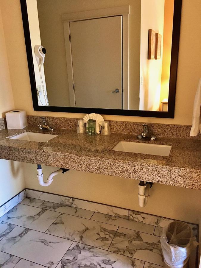 Lighthouse Suites Inn — photo 3