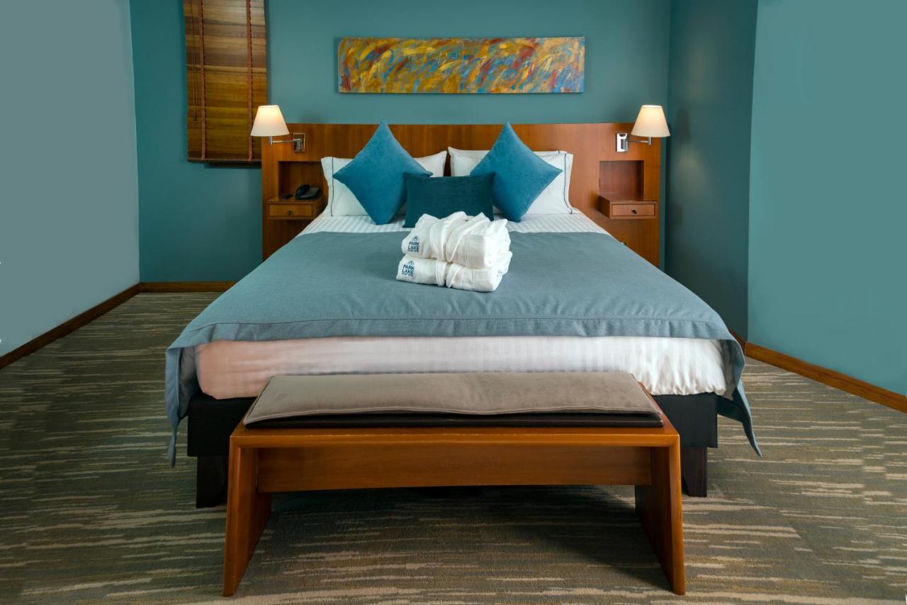 Park Lake Luxury Hotel photo