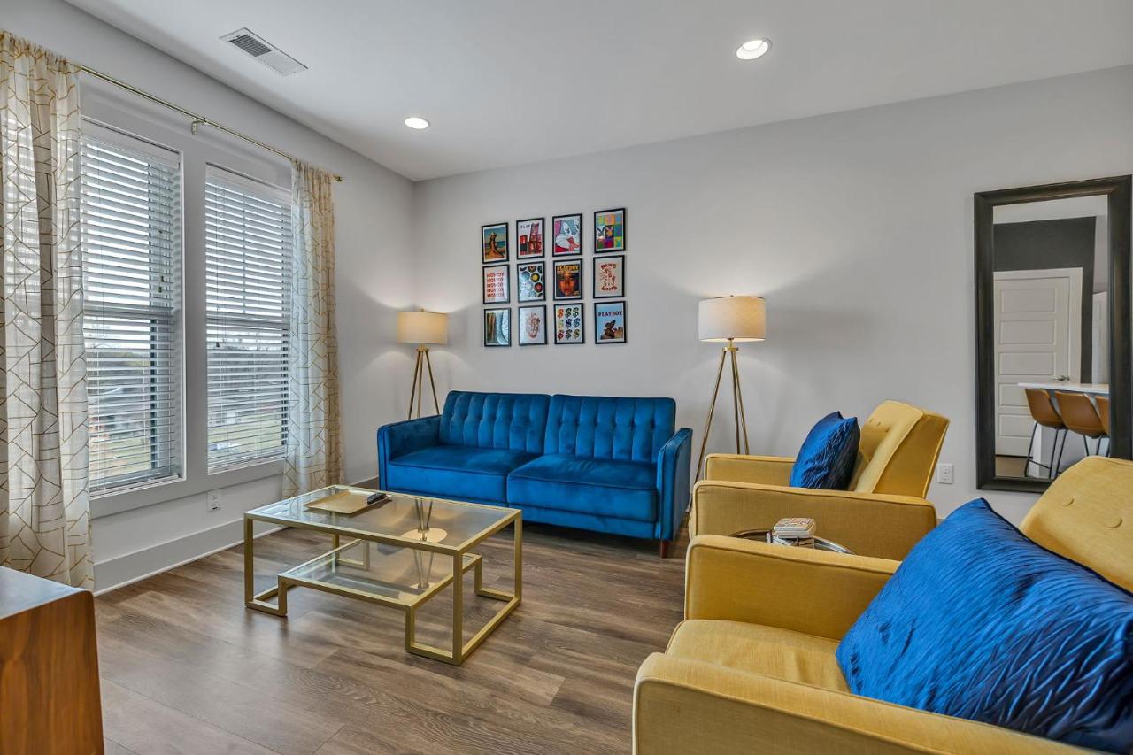 Nashville Cowgirl by Barclé