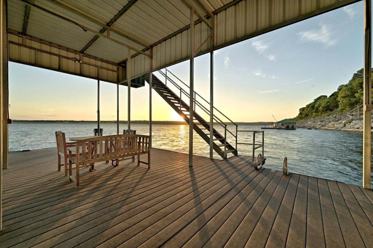 AustinTeton's Sunset Cliff Resort on Lake Travis - PRIVATE WEDDING, EVENT, HEATED POOL, BOAT DOCK - 4