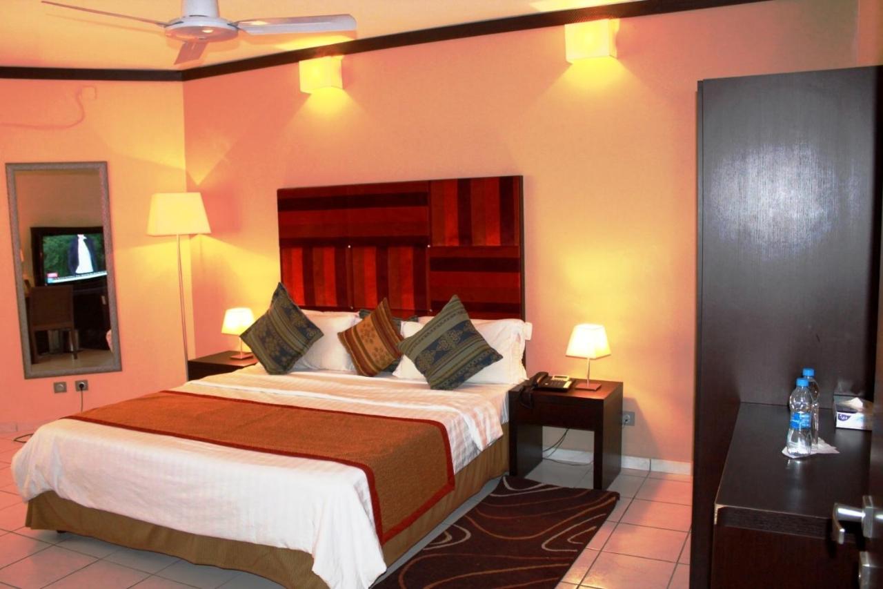 Beach: Les Acacias Hotel Djibouti