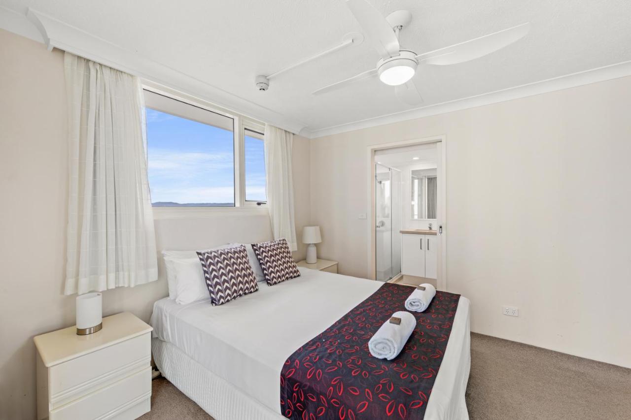 Southern Cross Beachfront Holiday Apartments photo