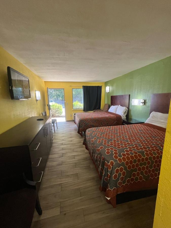 Hallmarc Inn — photo 2