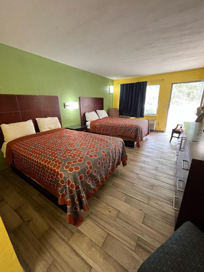 Hallmarc Inn — photo 6