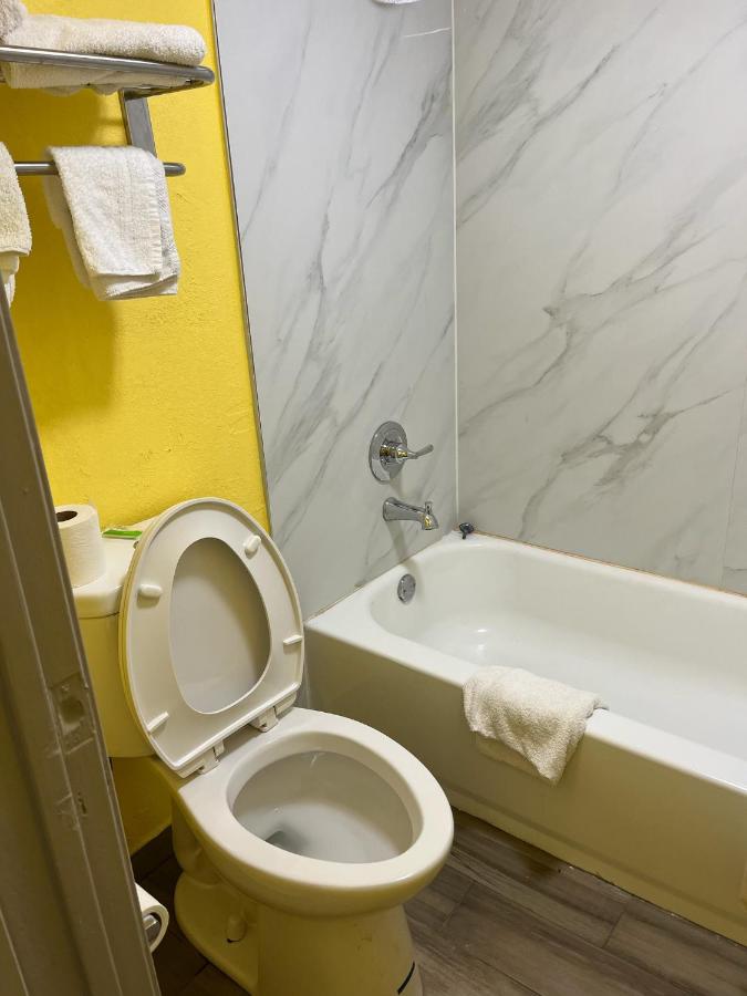 Hallmarc Inn — photo 7