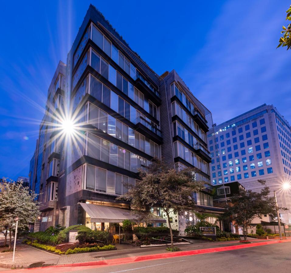 Hotel 100 Luxury Suites by Preferred photo