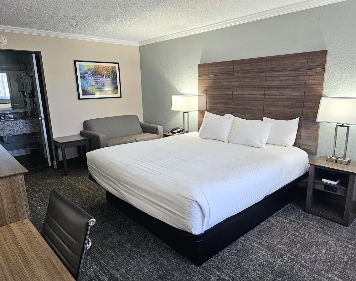 Roadstar Hotel Zephyrhills — photo 9