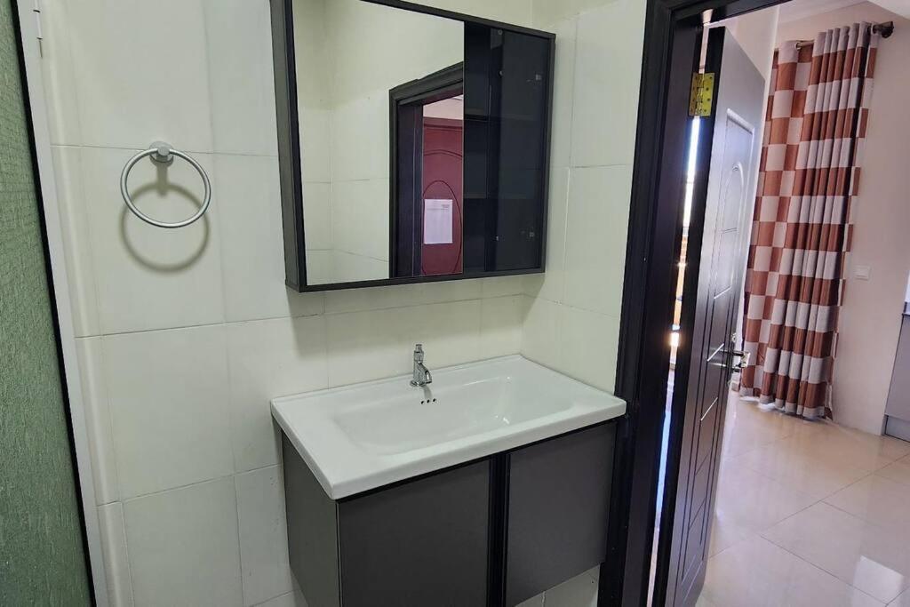 Number 9, 2nd floor,Pebble Bay Appartments - 3