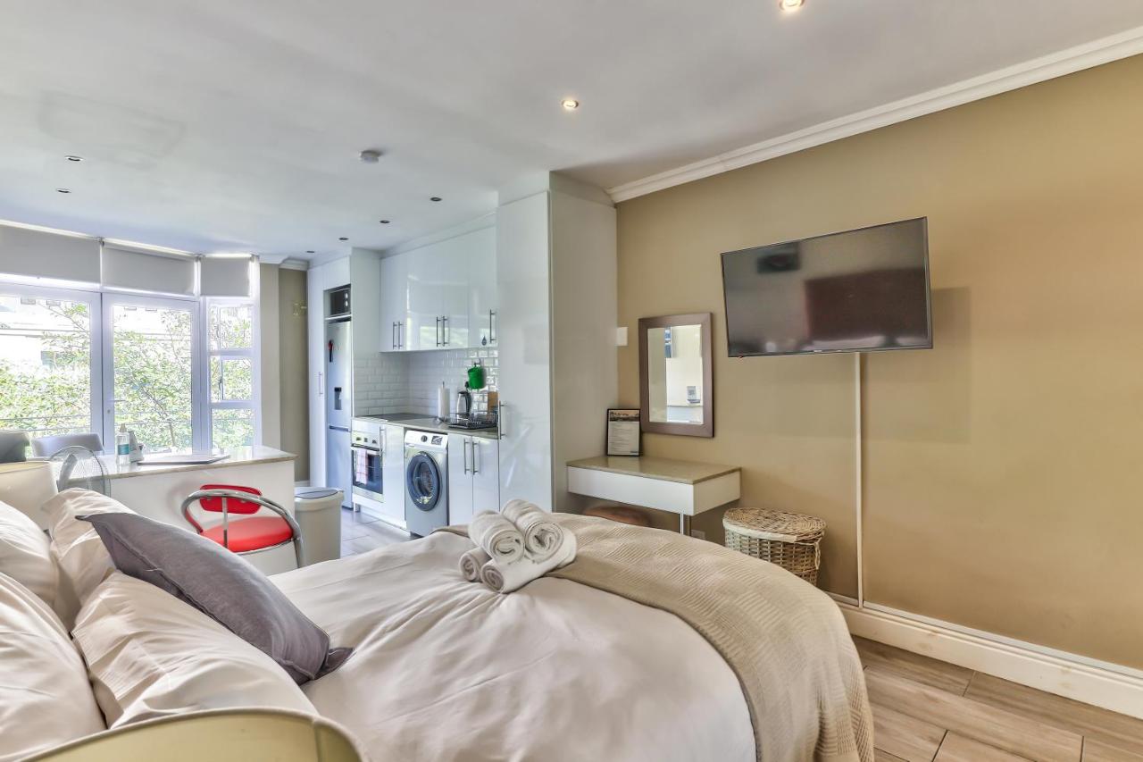 Hyde Park on the Square - 5