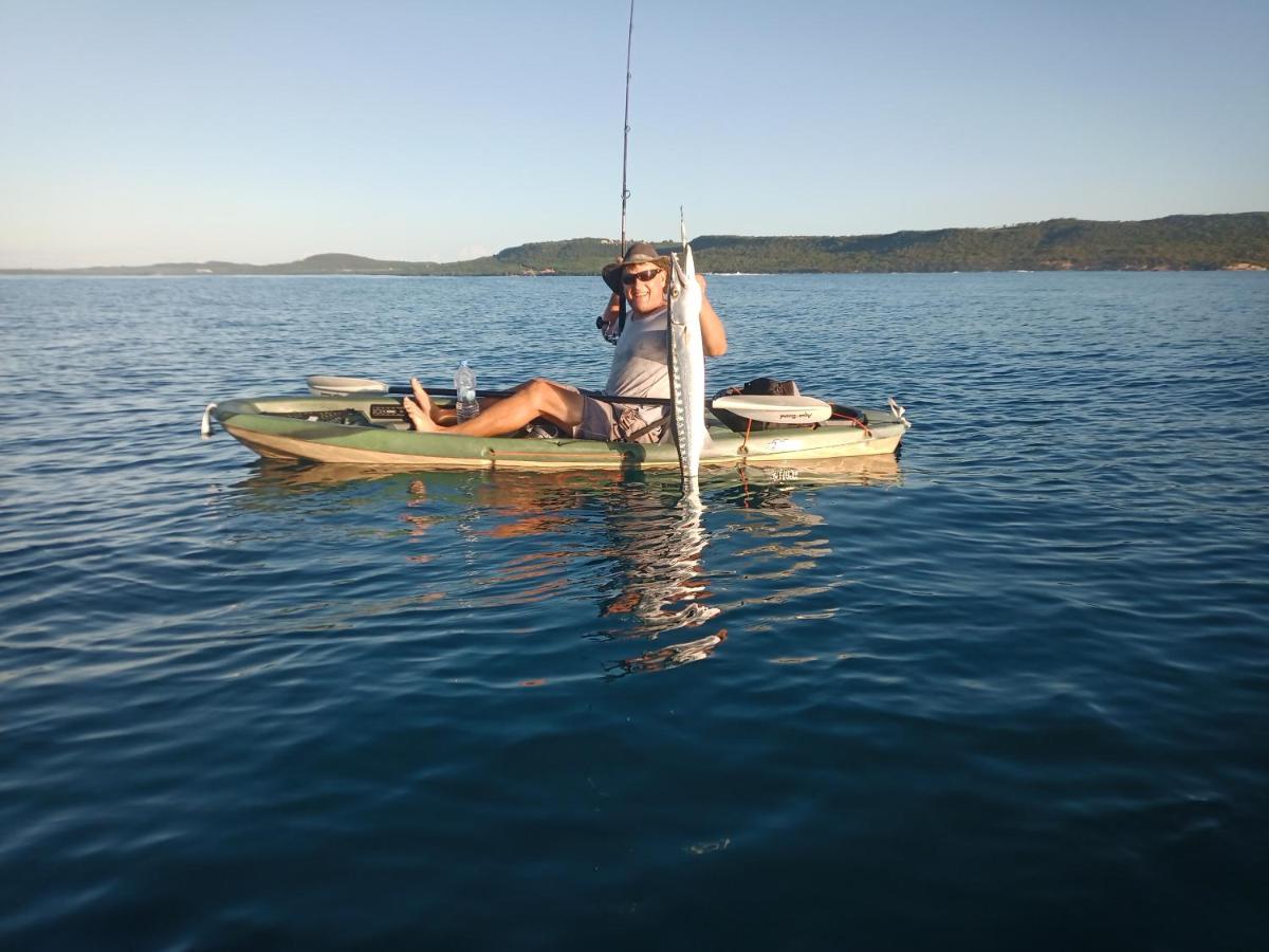 Crawlbay Suites Hotel - 4