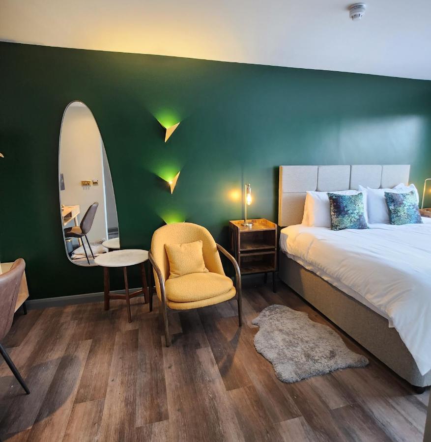 Deluxe King Room
