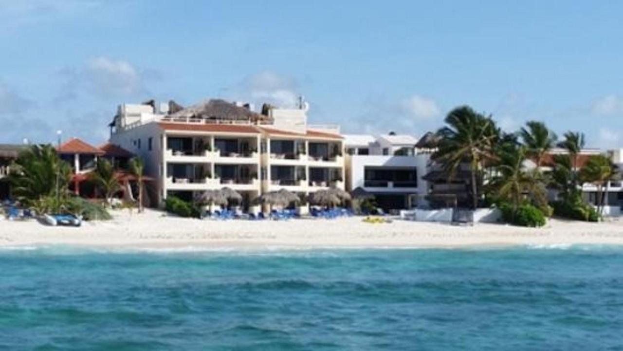 Beach: Aquatech Villas DeRosa Resort