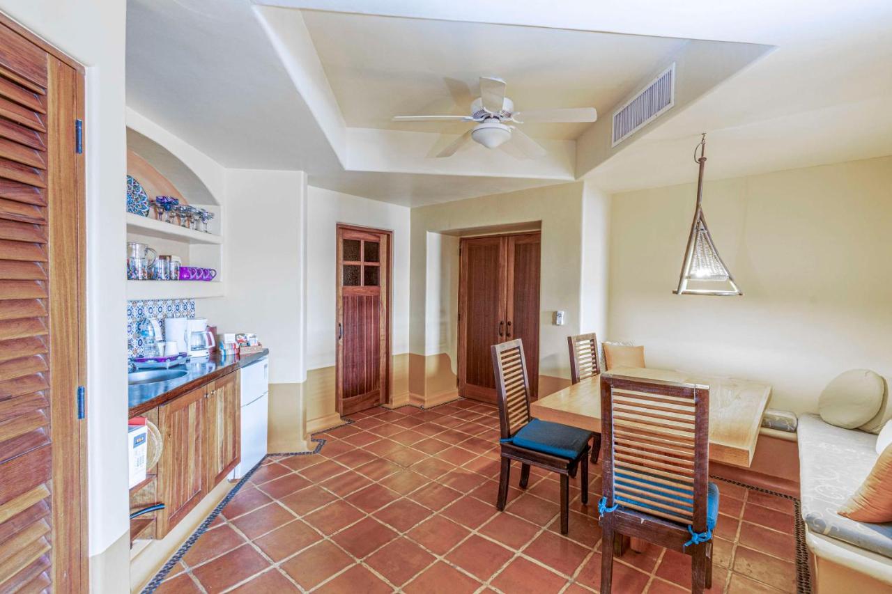 Hilton Grand Vacations Club Zihuatanejo photo