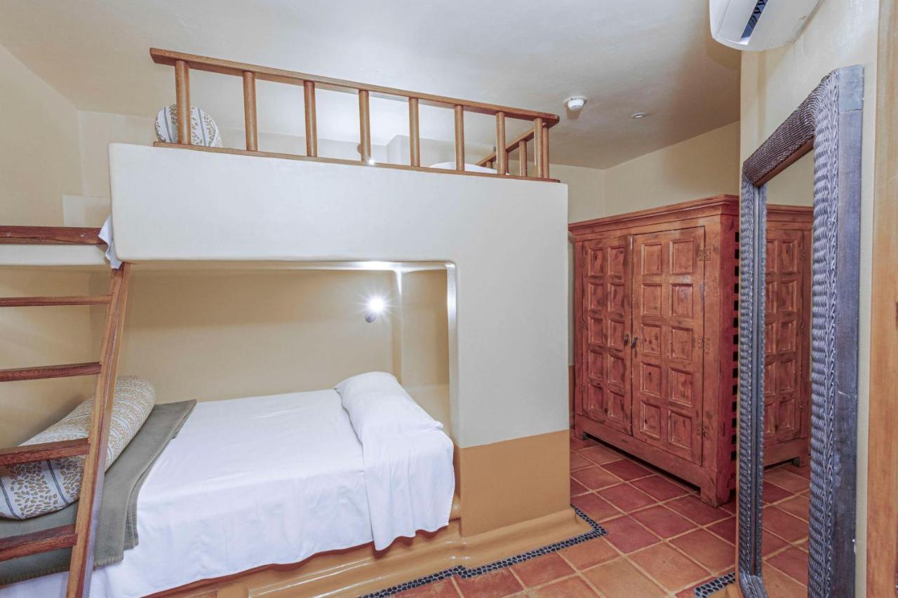 Hilton Grand Vacations Club Zihuatanejo photo