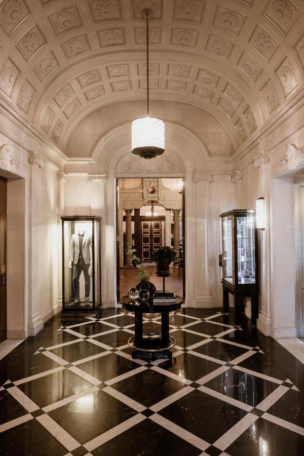 Schlosshotel Berlin by Patrick Hellmann photo
