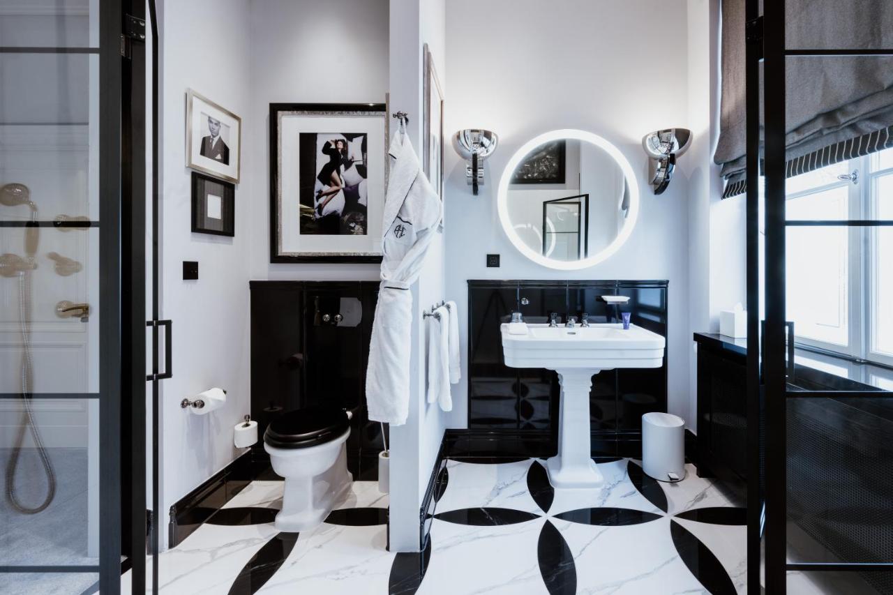 Schlosshotel Berlin by Patrick Hellmann photo