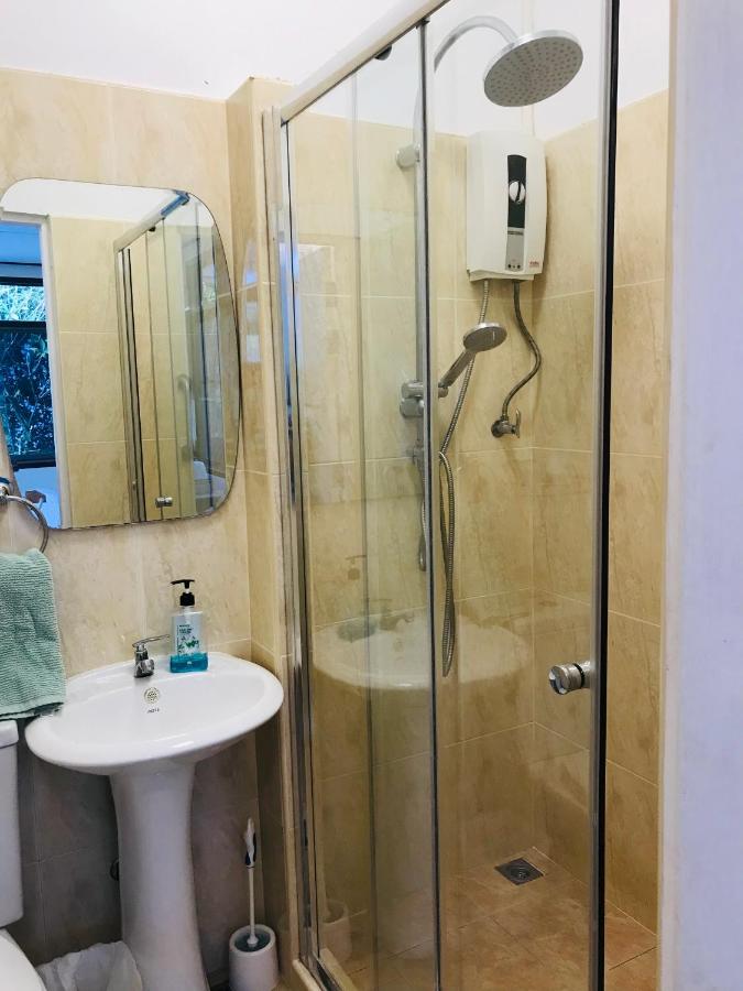 Master Bedroom with private bathroom and kitchen - 2