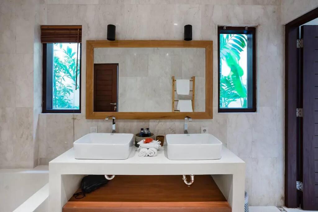 Frangipani Villa Jingga at Berawa - 3