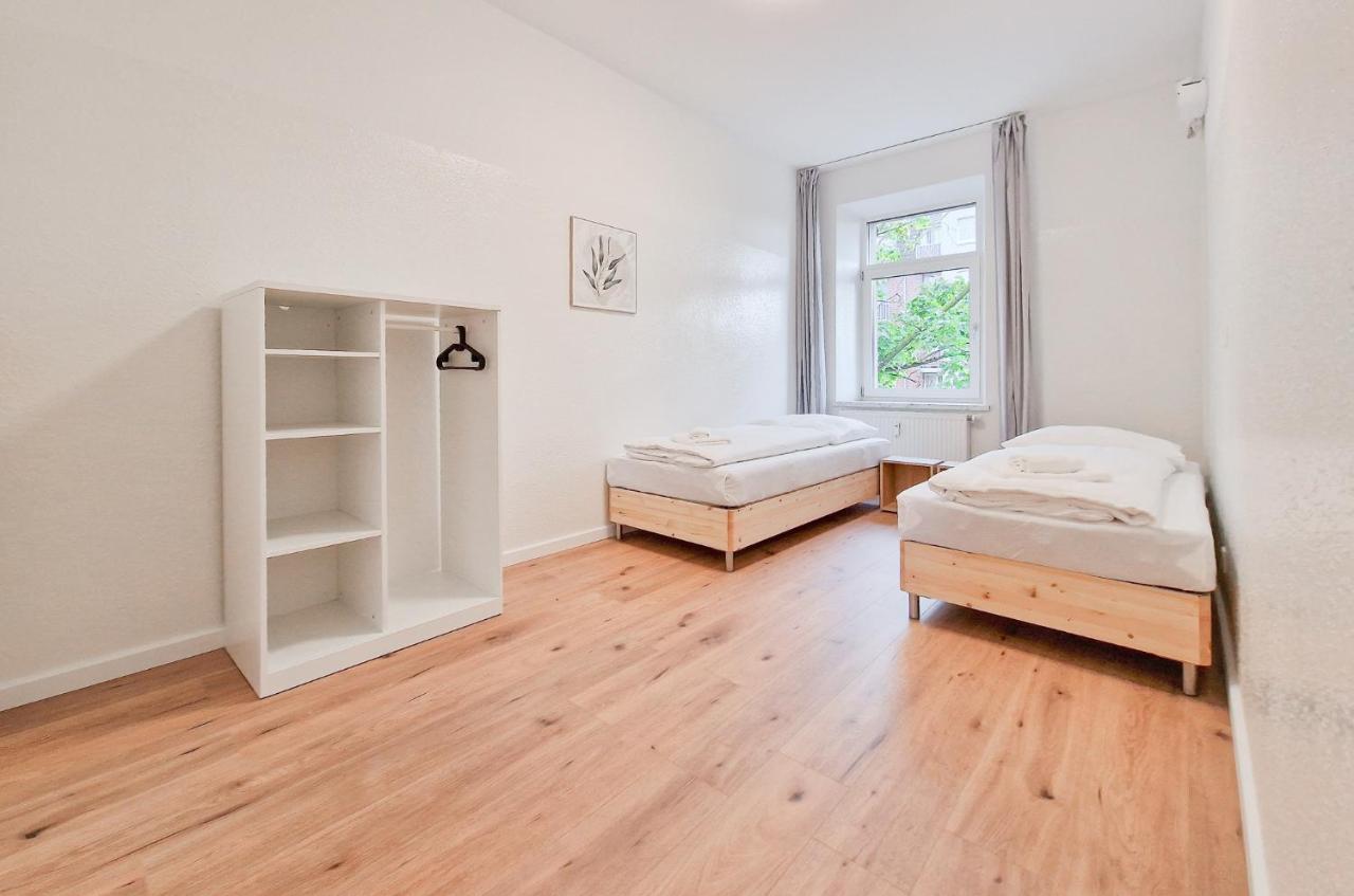 Tolstov Apartments - 4 Room Apartment - 15 Min to Messe DUS - 10 Min Old to Town DUS