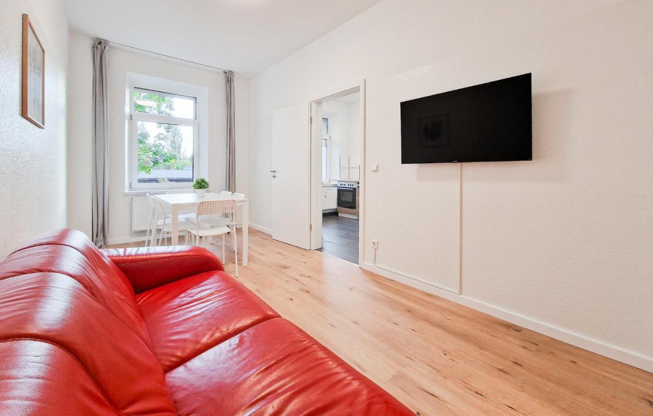 Tolstov Apartments - 4 Room Apartment - 15 Min to Messe DUS - 10 Min Old to Town DUS