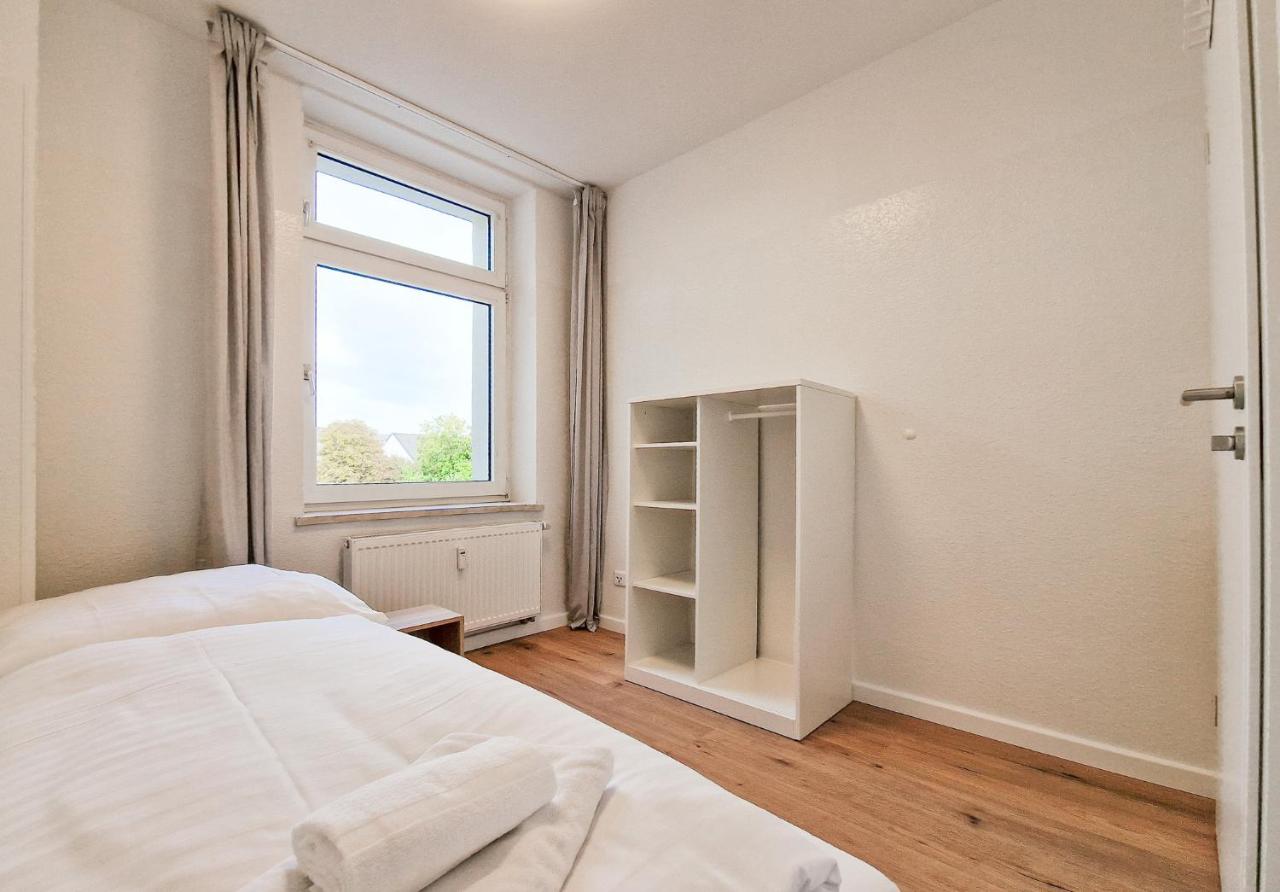 Tolstov Apartments - 4 Room Apartment - 15 Min to Messe DUS - 10 Min Old to Town DUS