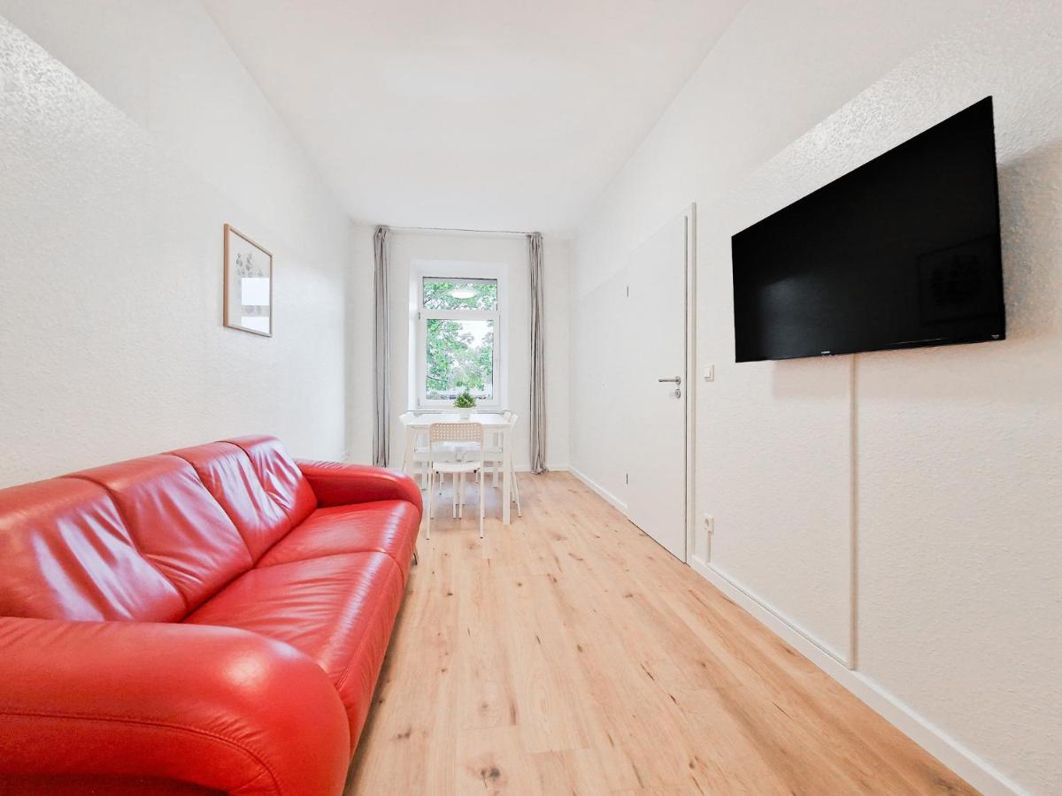 Tolstov Apartments - 4 Room Apartment - 15 Min to Messe DUS - 10 Min Old to Town DUS