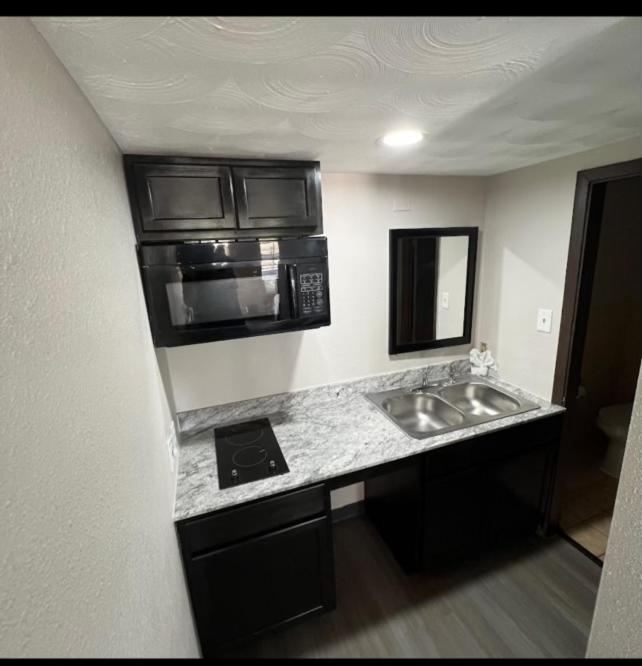 Budget Inn — photo 4
