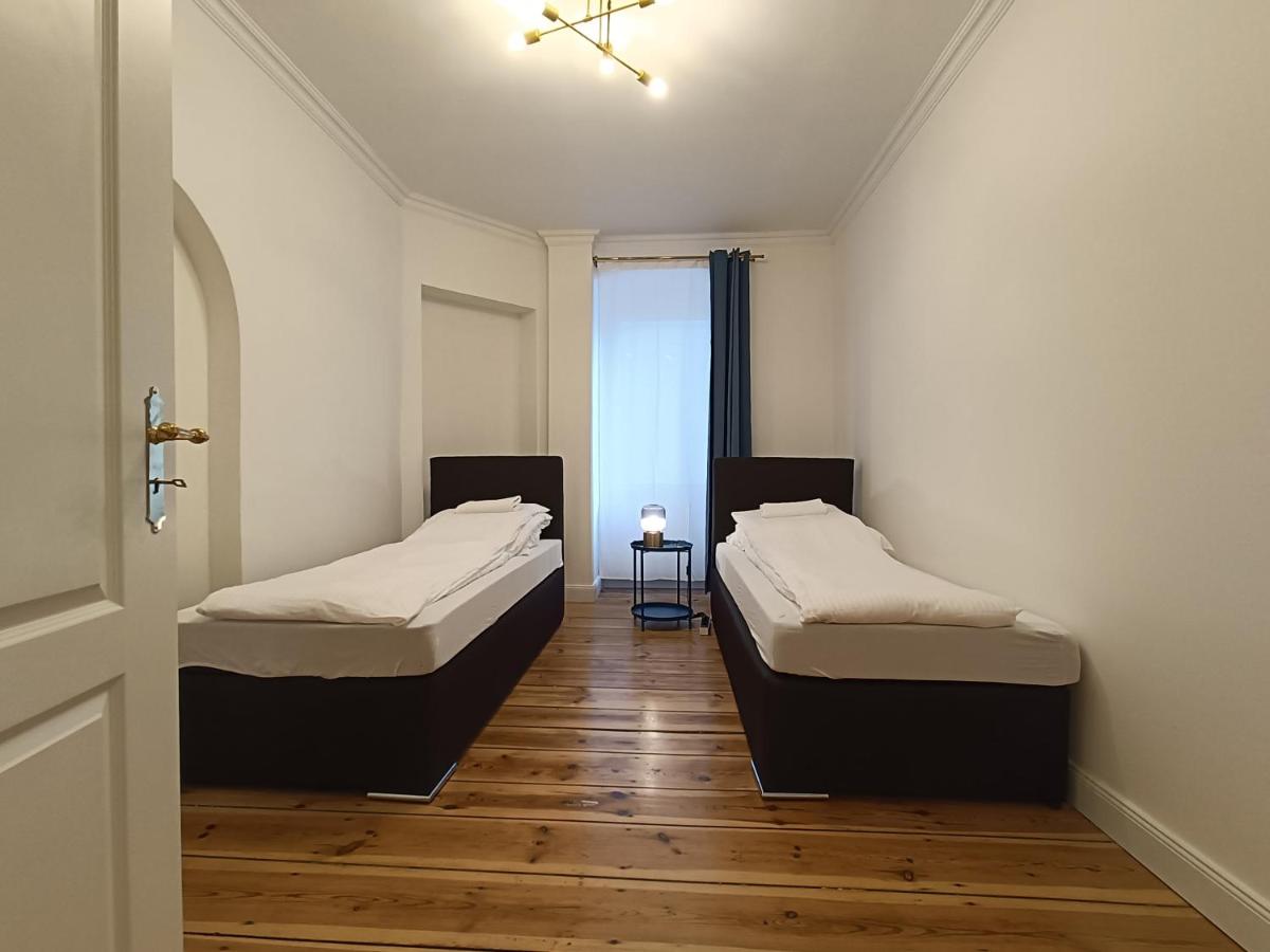 central 2 Bedroom Apartment in Kreuzberg - 2