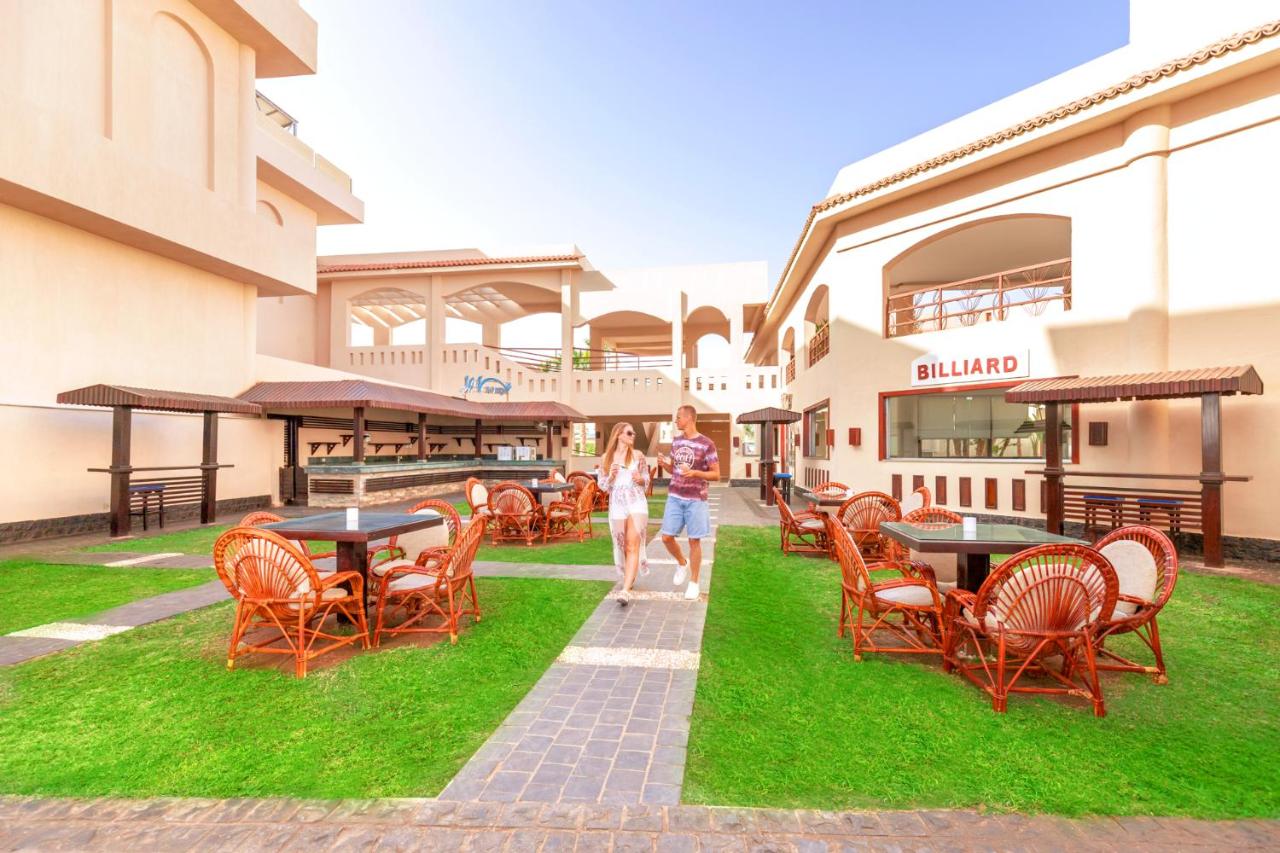 Pickalbatros Royal Moderna Sharm "Aqua Park" photo