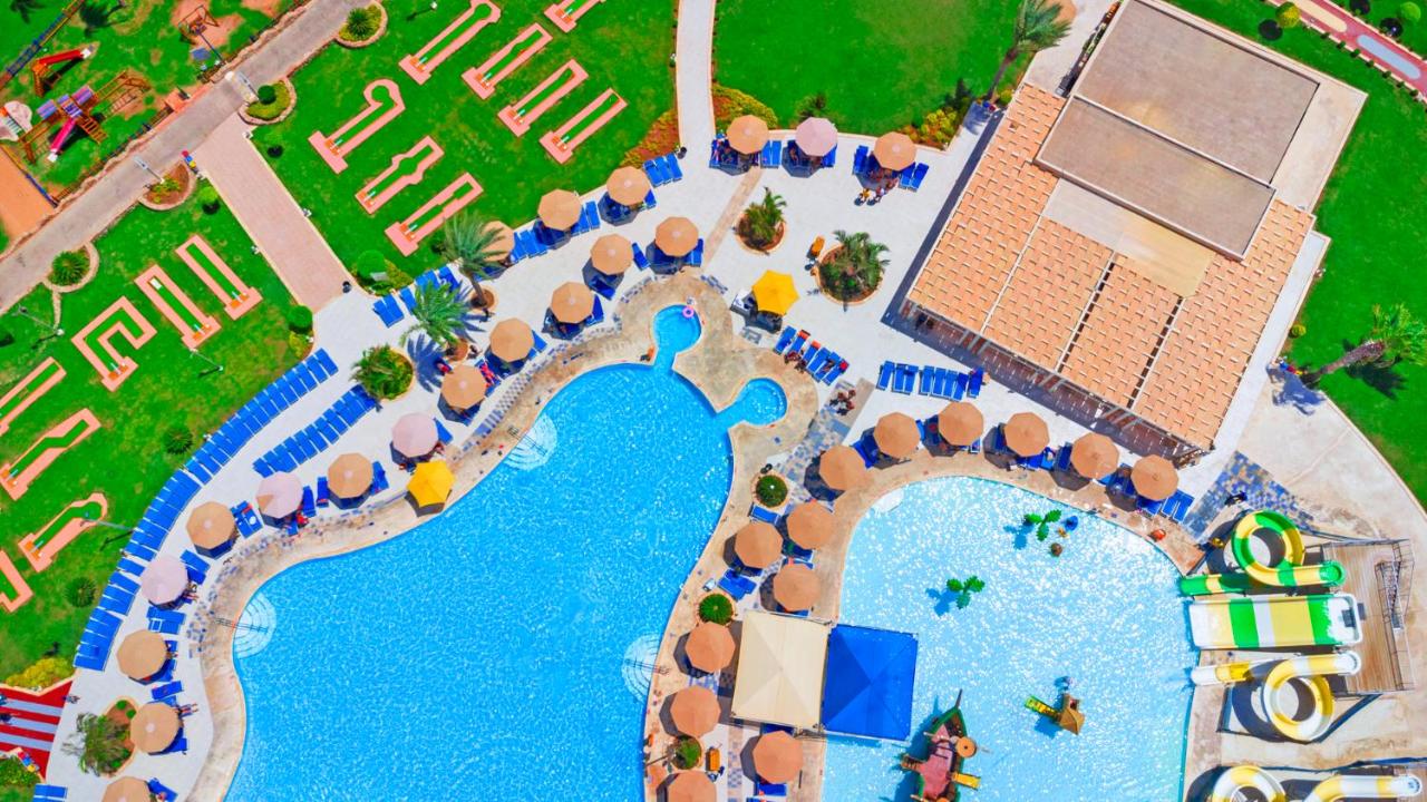 Pickalbatros Royal Moderna Sharm "Aqua Park" photo