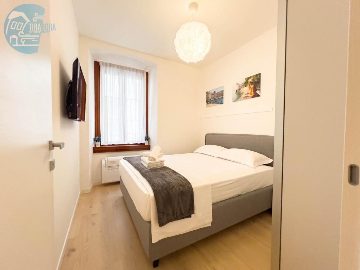 Piazza della Borsa 3B Tirabora Short Rent