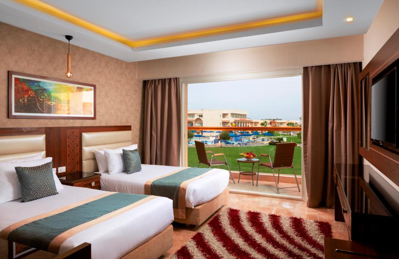 Pickalbatros Royal Moderna Sharm "Aqua Park" photo