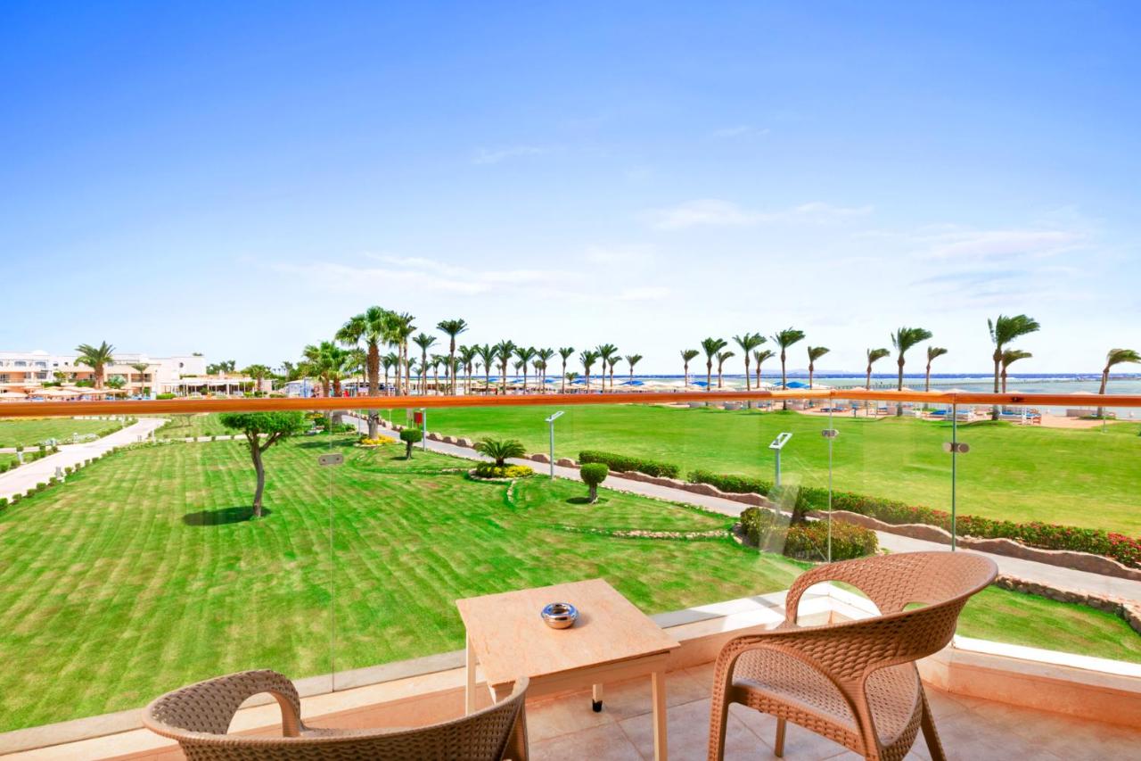 Pickalbatros Royal Moderna Sharm "Aqua Park" photo