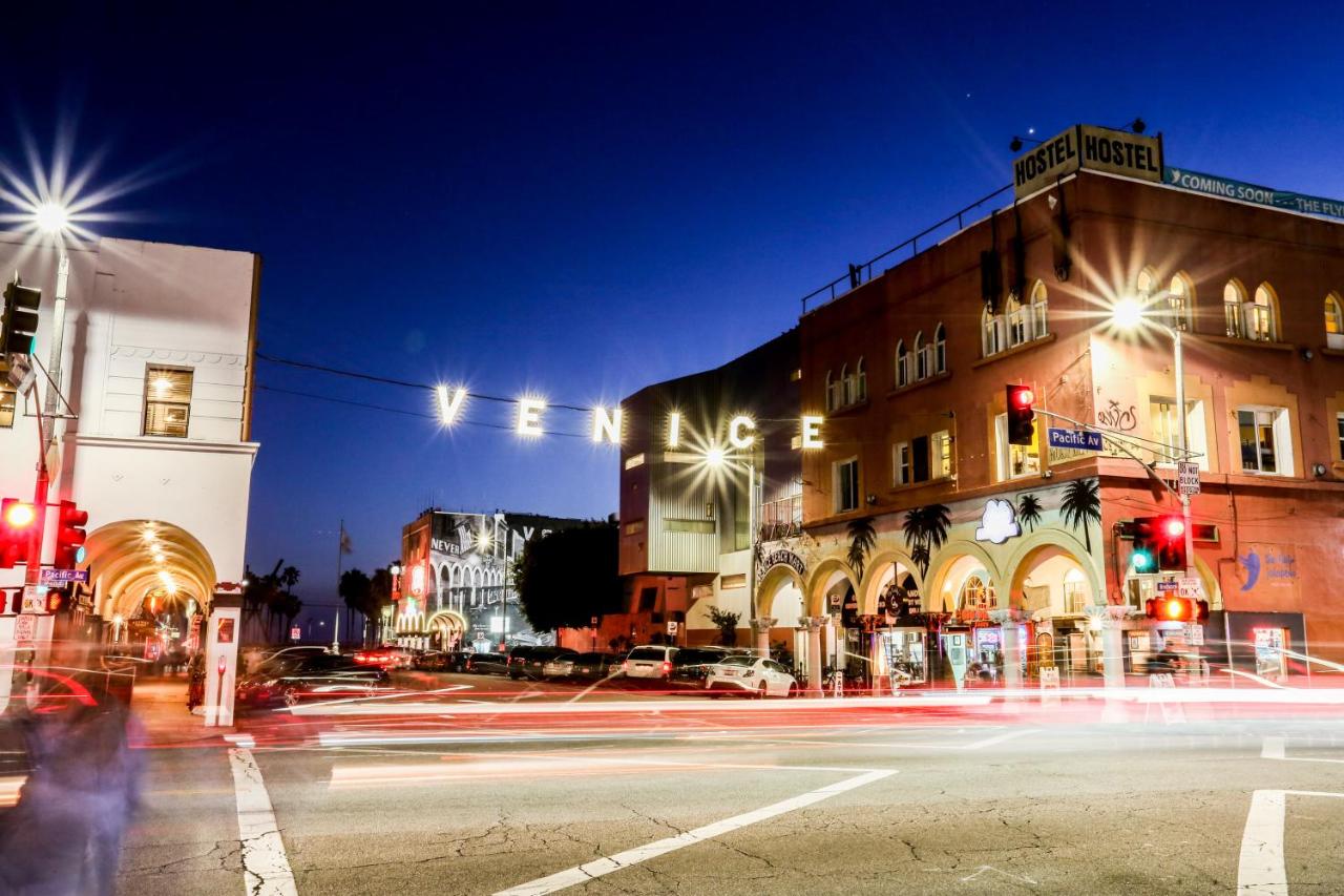 Venice on the Beach Hotel - 2