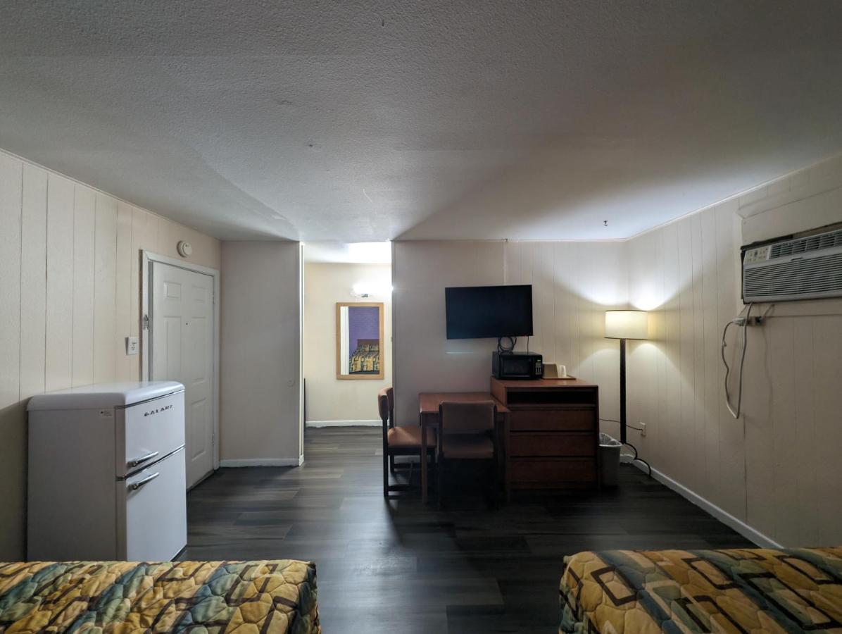 Economy Inn Kingsville — photo 8