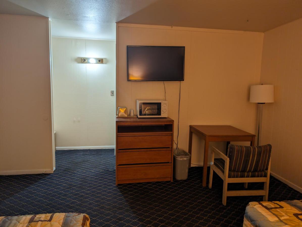 Economy Inn Kingsville — photo 11