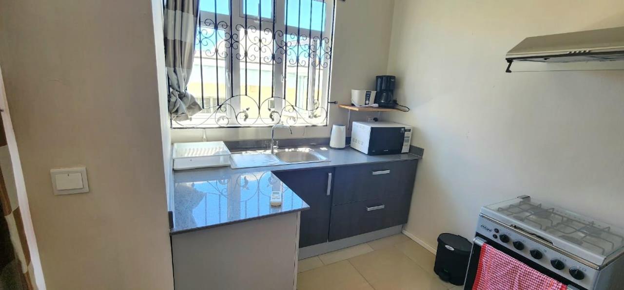 Number 9, 2nd floor,Pebble Bay Appartments - 4