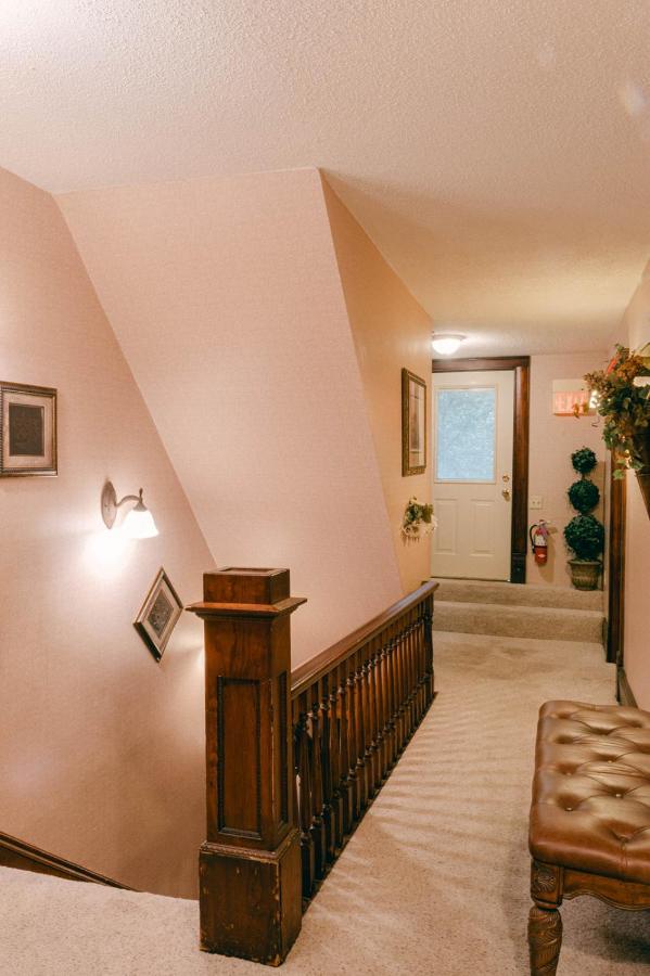 The Manor — photo 16