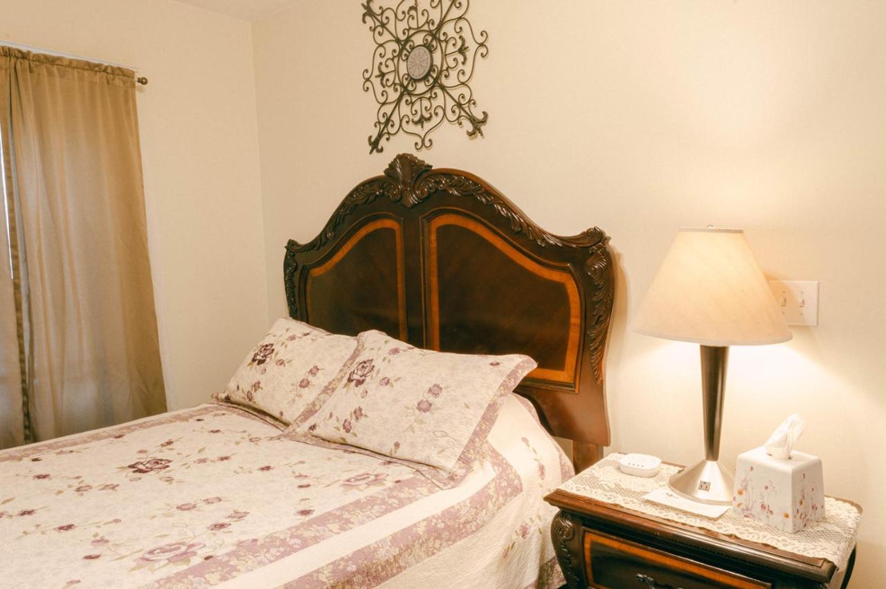 The Manor — photo 12