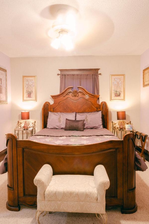 The Manor — photo 2