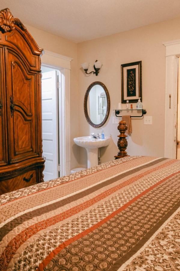 The Manor — photo 24
