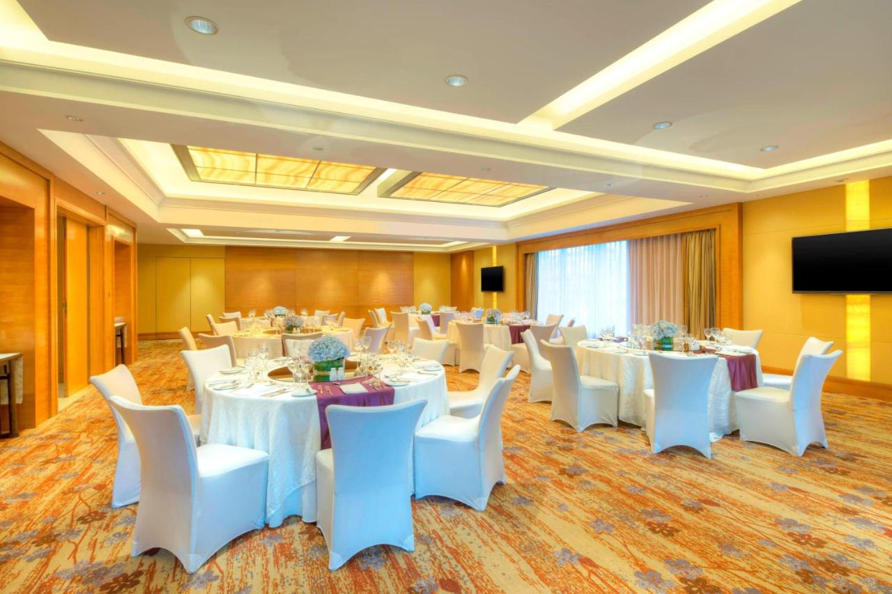 The Westin Bund Center, Shanghai photo