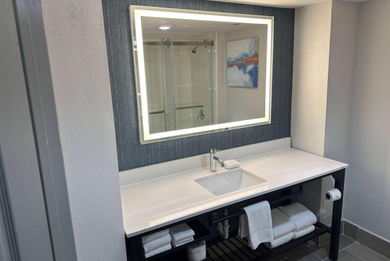 La Quinta by Wyndham Birmingham Homewood photo