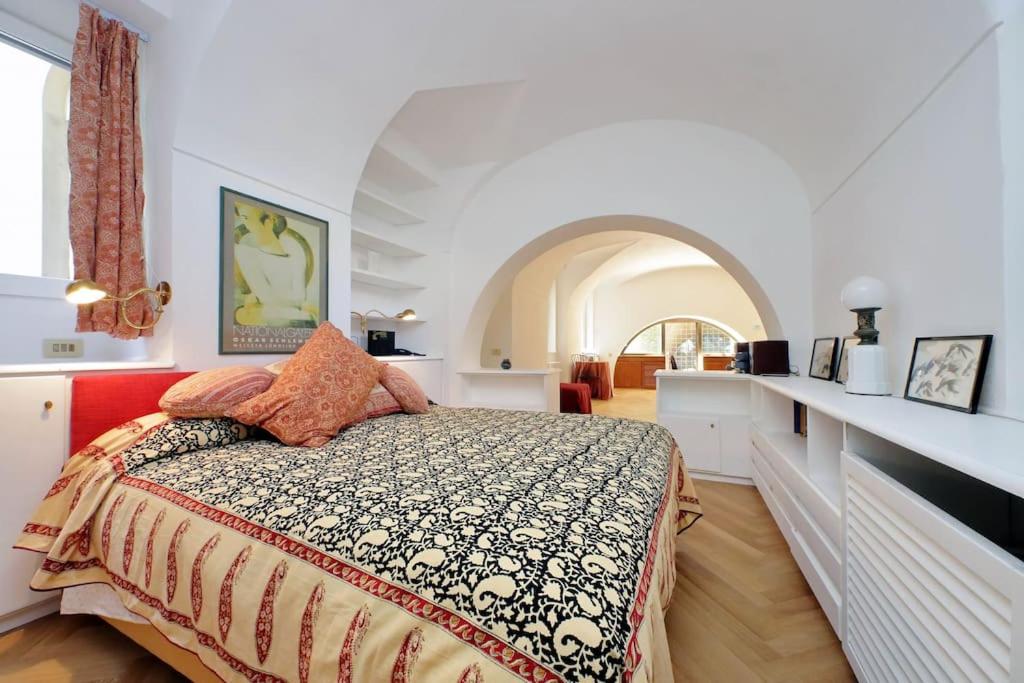 Pantheon Apartment with private terrace - 2
