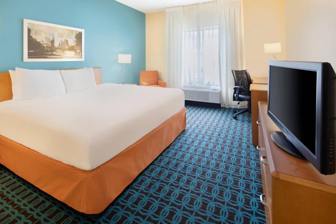 Fairfield Inn & Suites Austin University Area - 4